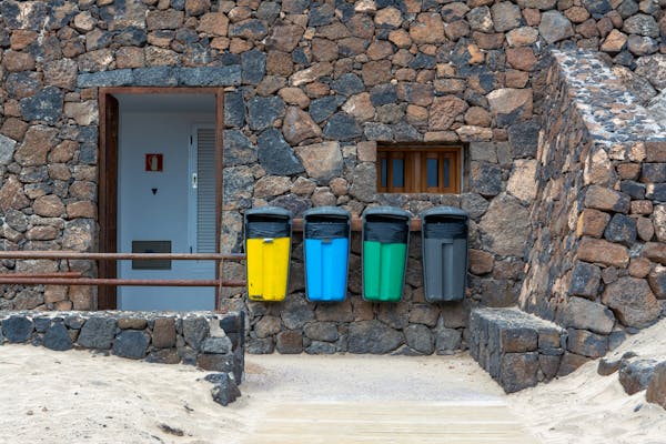 AI intelligent four classification sanitation trash can 0